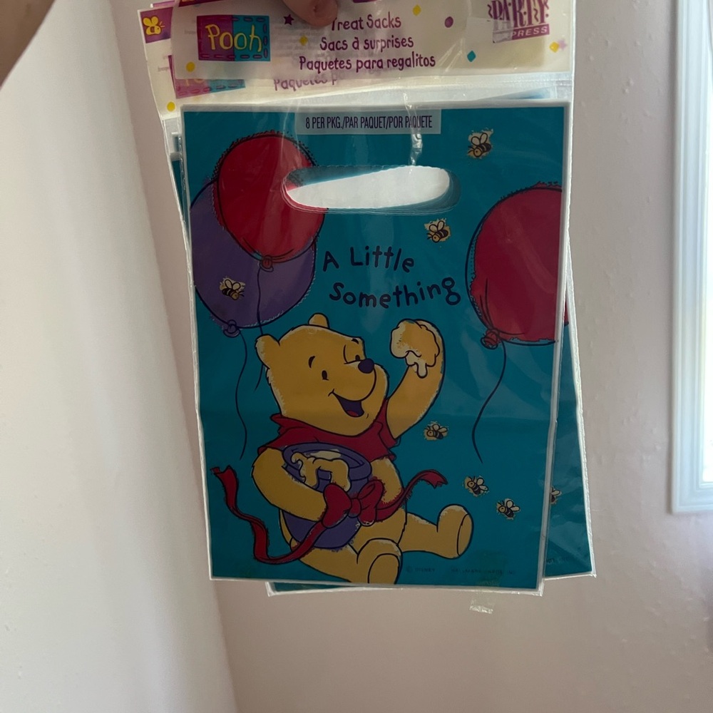 24 vintage Winnie the Pooh party treat bags